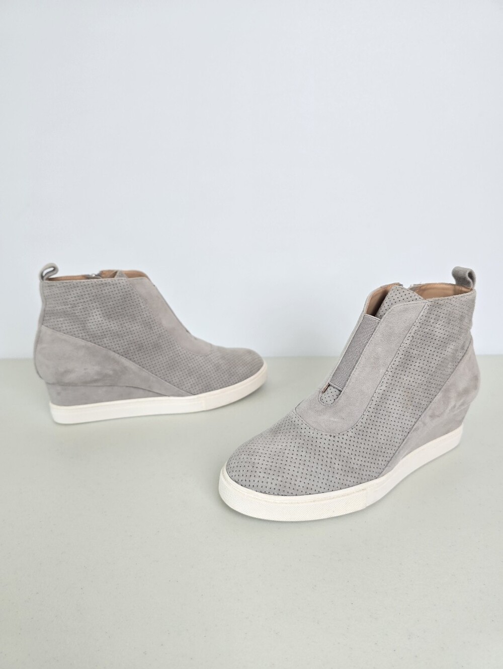 Linea Paolo Anna Perforated Suede Wedge Heel Sneaker Booties Gray Size 6.5
